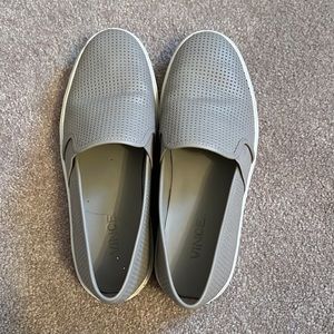 Vince perforated leather grey shoes